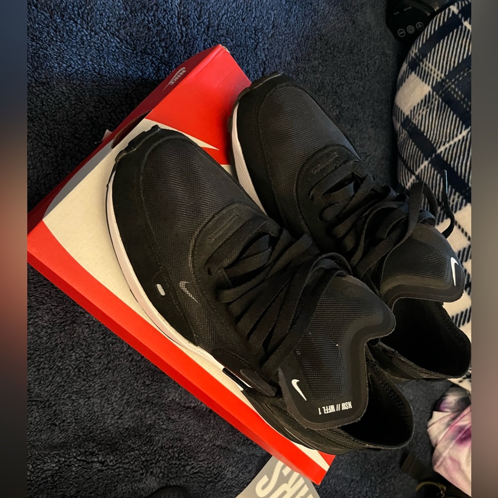 Nike Waffle One Black/White Sneakers Size 8 (with box)